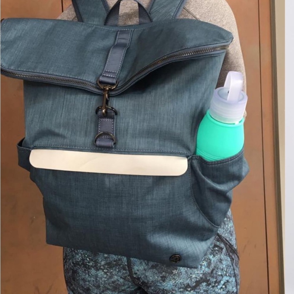 Lululemon Rise & Shine Backpack
Astro Blue - Picture 3 of 13